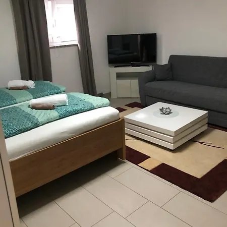 Oezkurt-2 شقة فريدريشسهافن